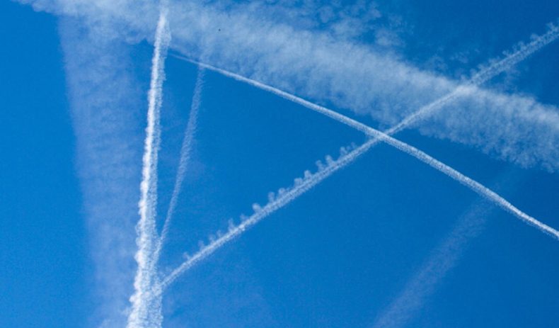 Non-CO2 emissions and contrails