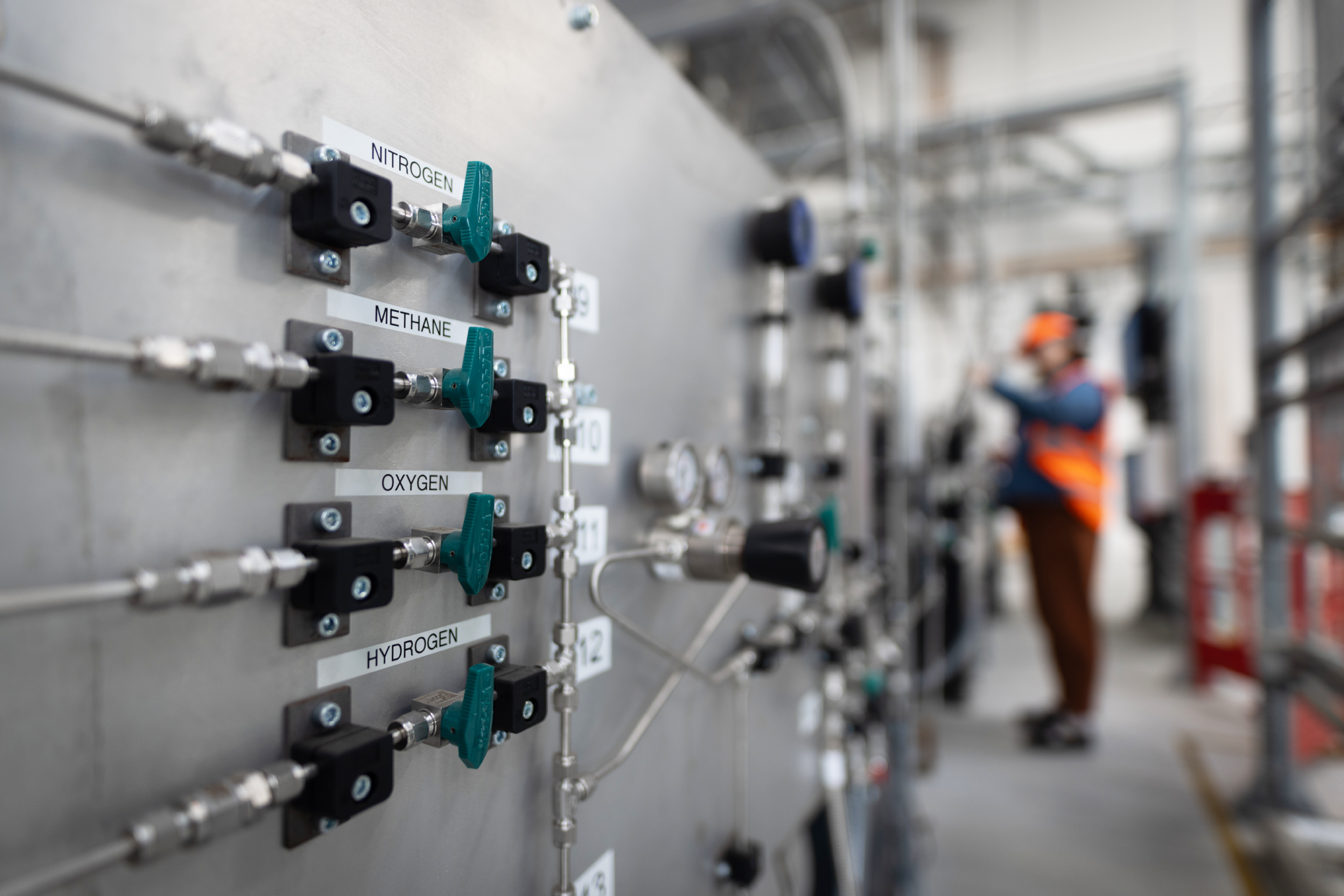 Low-carbon fuels combustion and emissions