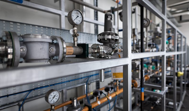 Hydrogen combustion and fuel switching